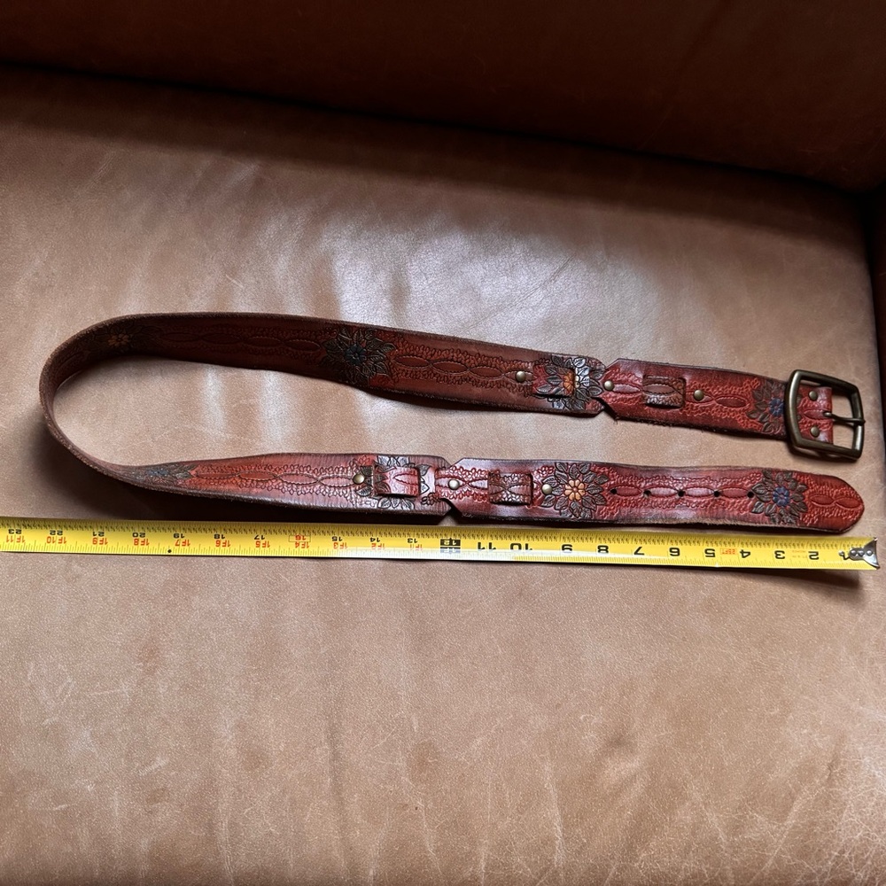 Vintage early 2000s leather tooled belt painted floral flowers brass buckle Y2K - Picture 4 of 13